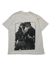 Load image into Gallery viewer, Late 1980s/Early 1990s Couple Photo Tee (M)
