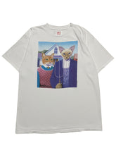 Load image into Gallery viewer, 1993 Cat Parody of Grant Wood’s “American Gothic” Tee (XL)
