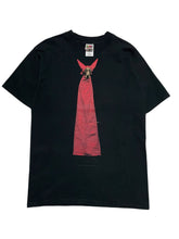 Load image into Gallery viewer, 1995 William Wegman “Devil Dog” Tee (M)
