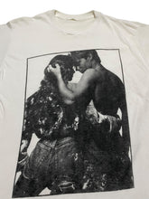 Load image into Gallery viewer, Late 1980s/Early 1990s Couple Photo Tee (M)
