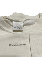 Load image into Gallery viewer, 1990s Joan Miró Foundation Hats Collage Tee (L)
