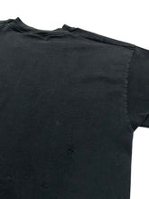 Load image into Gallery viewer, 1998 René Magritte “Ceci n’est pas une pomme” Tee (L)
